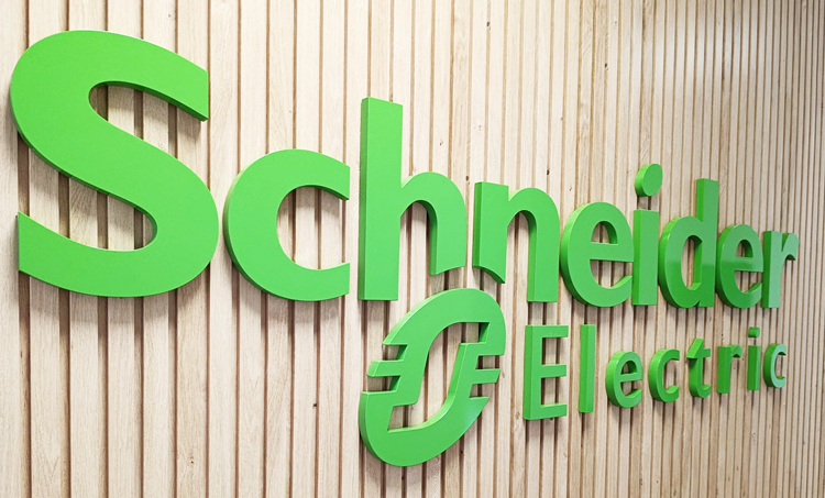 Schneider Electric fête ses 70 ans à Sarre-Union : Kreazone participe à la transformation de la Sarel Academy